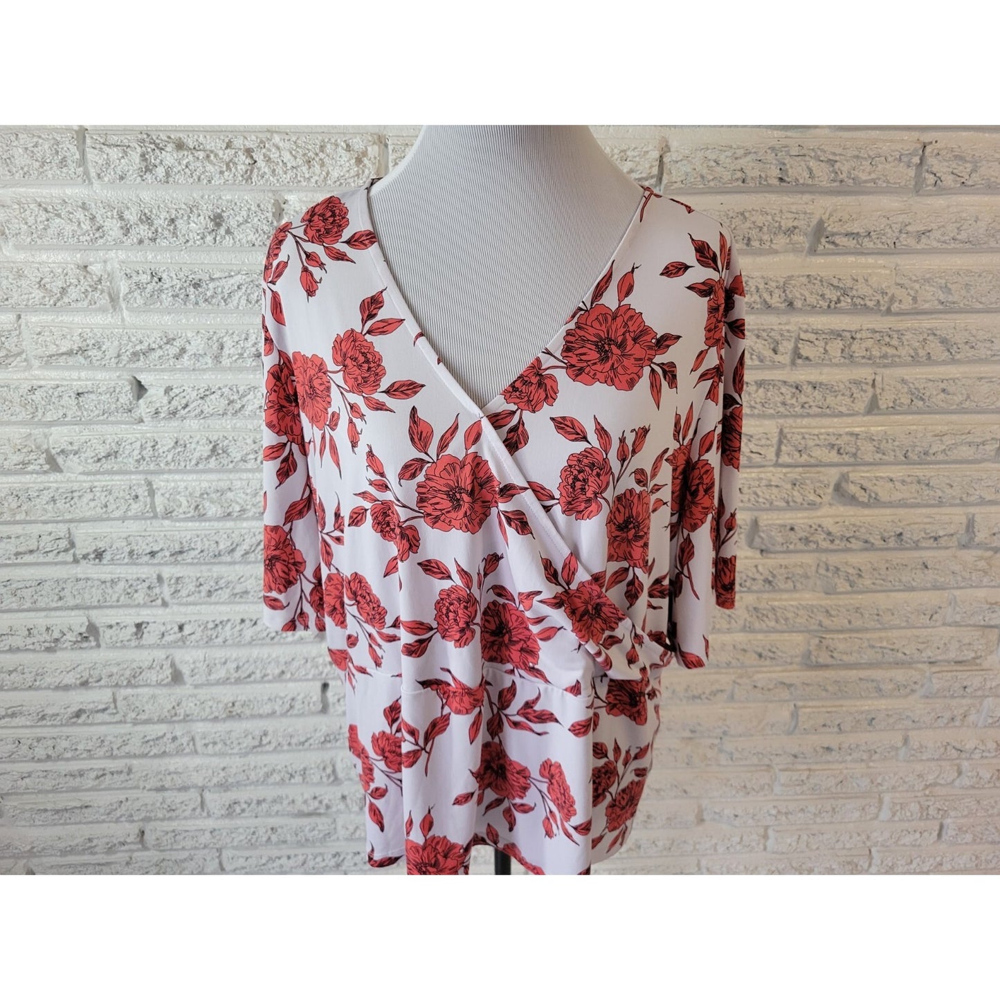 Liz Claiborne Women Top 2X Plus Short Sleeve Draped Red Floral Poly Blend Office