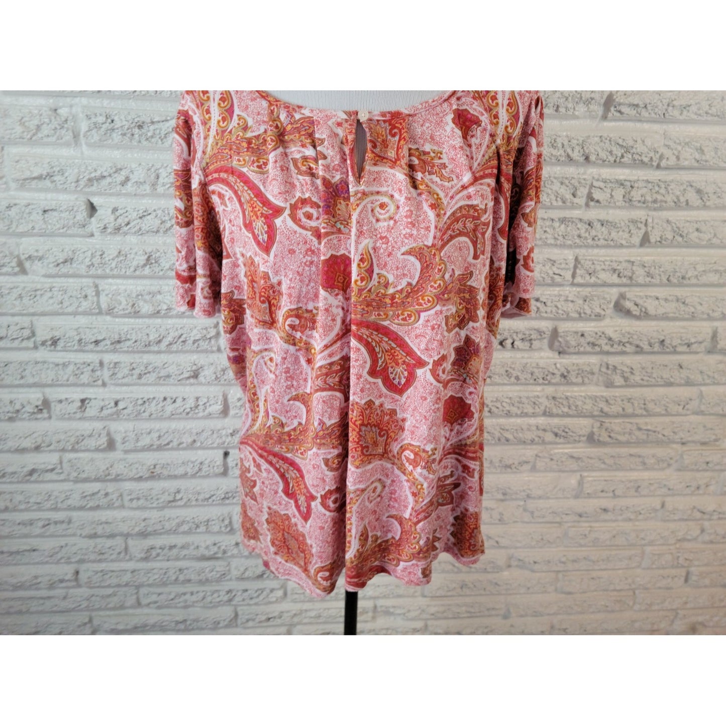 Chaps Women Top 2X Plus Flutter Short Sleeve Red Paisley Keyhole Rayon Spandex