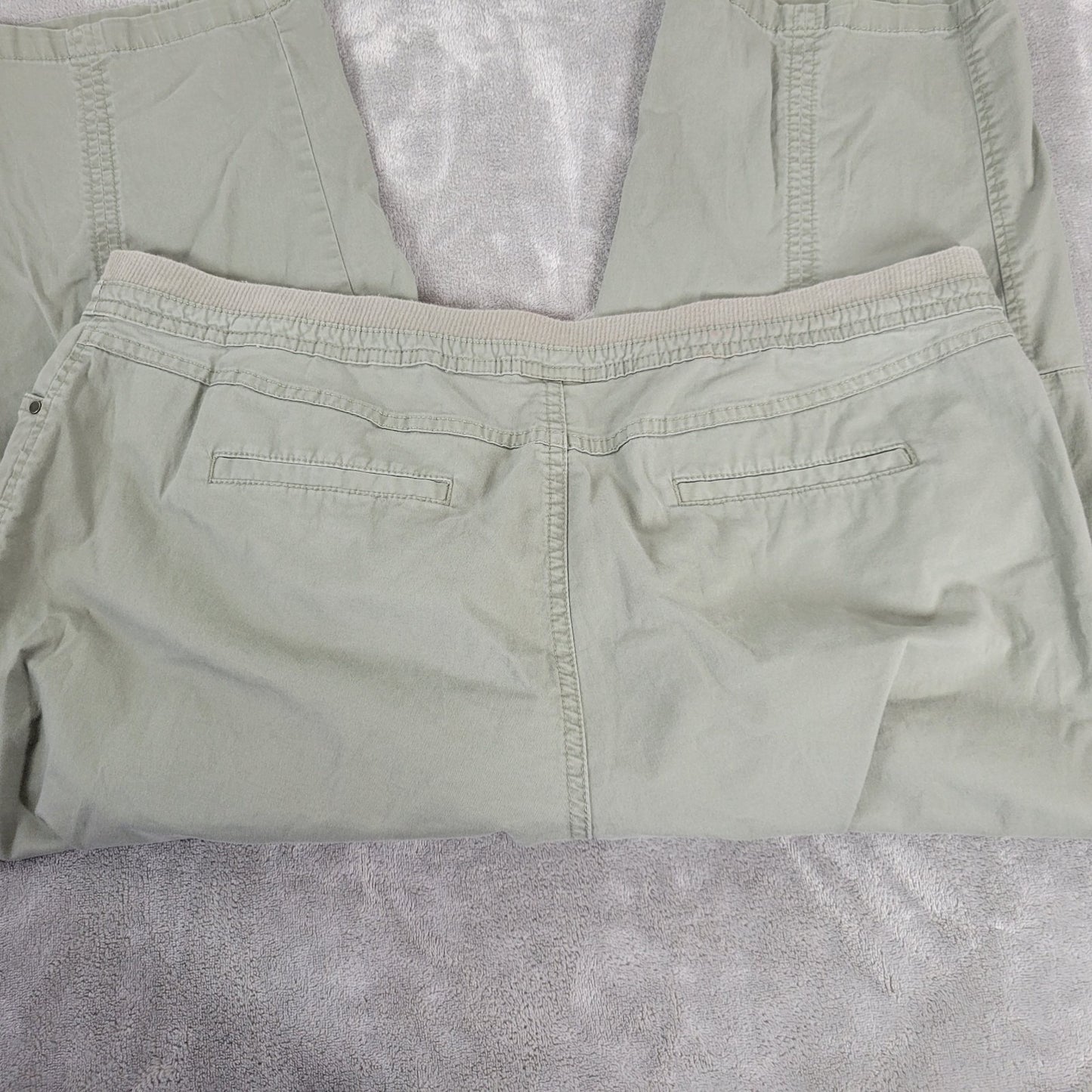 Croft Barrow Womens Pants 18 Plus Capri Green Lightweight Comfy Casual Zip Fly