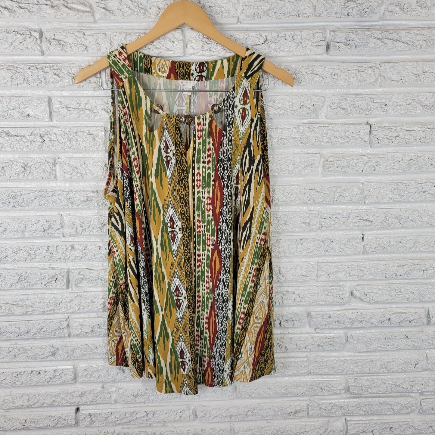 Cato Est 1946 Women's 22W/24W Green Gold Geometric Sleeveless Top 3 Keyhole Neck