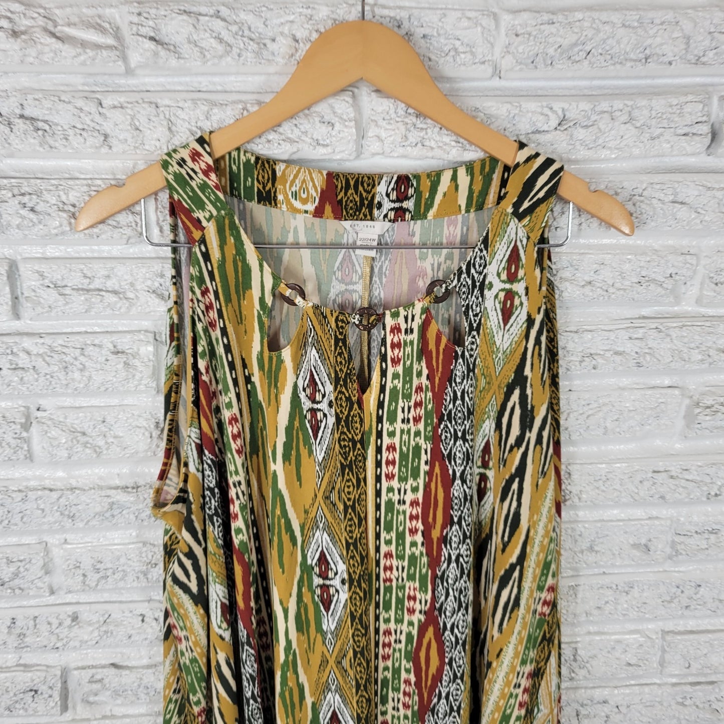Cato Est 1946 Women's 22W/24W Green Gold Geometric Sleeveless Top 3 Keyhole Neck