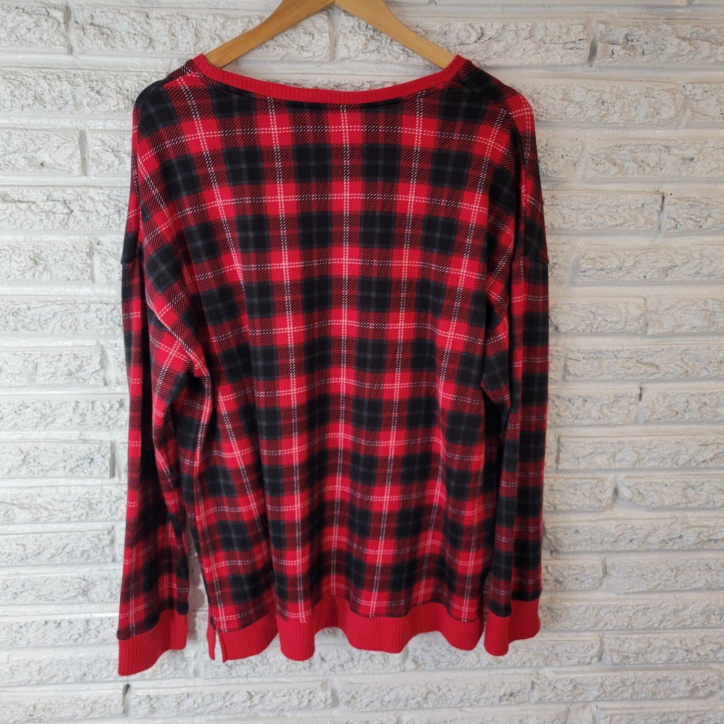 Secret Treasures Womens Pajama Top XL 16 18 Long Sleeve Red Plaid Snuggle Soft