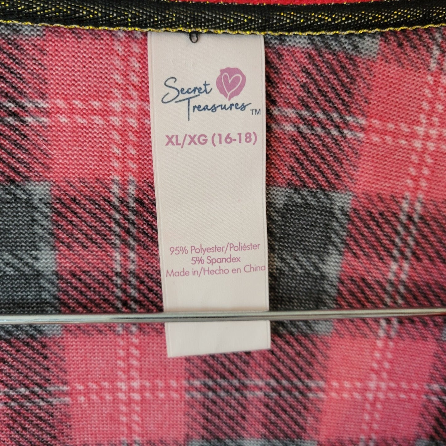 Secret Treasures Womens Pajama Top XL 16 18 Long Sleeve Red Plaid Snuggle Soft