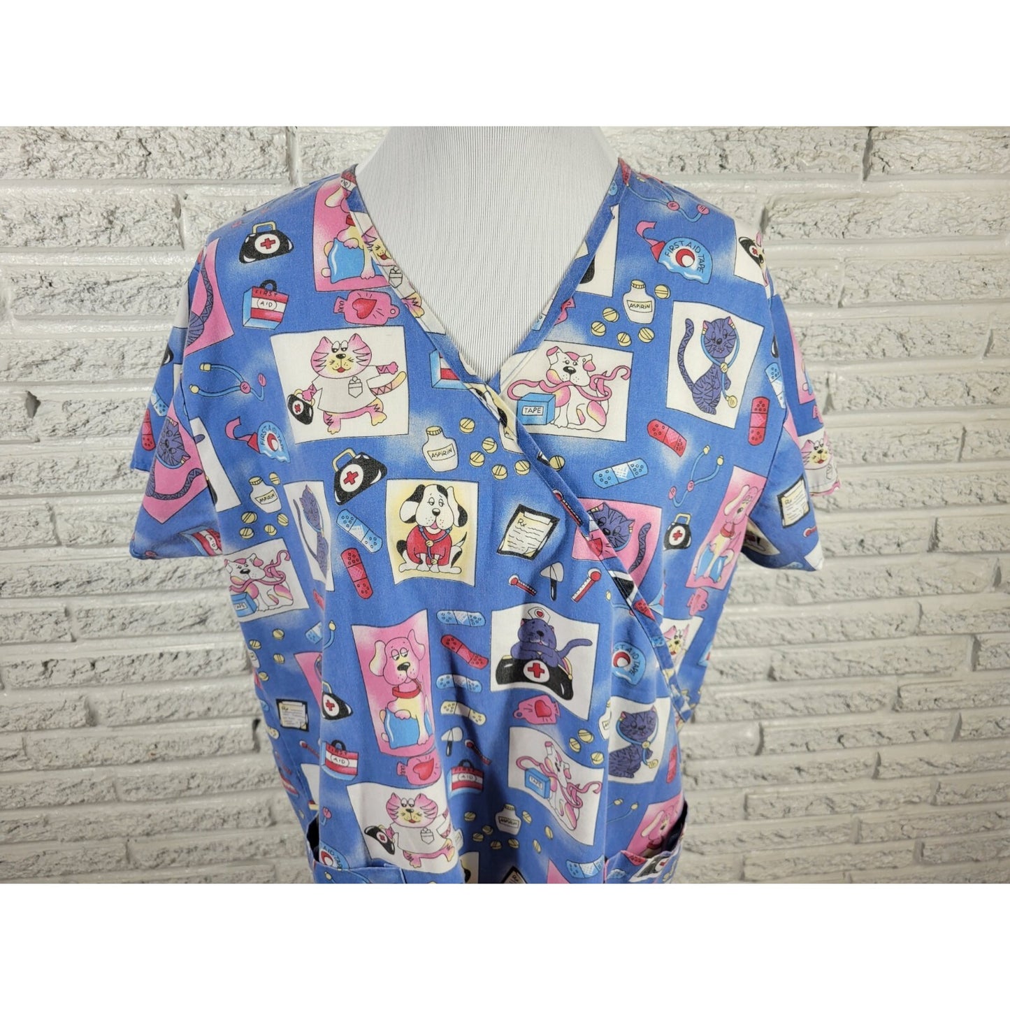 Absolute Unisex Scrub Top 1X Plus Short Sleeve Blue Dogs Cats Pockets Medical