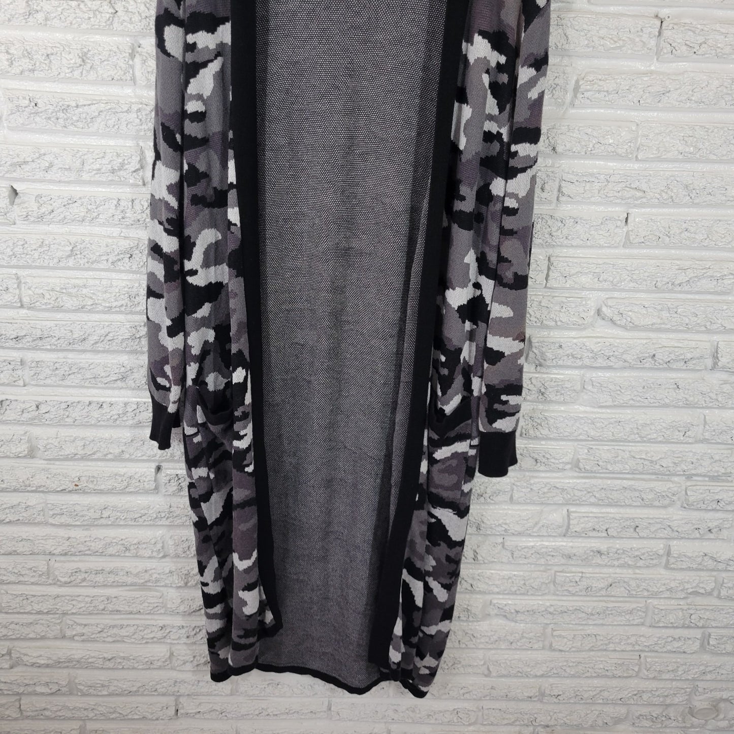 New York Co Womens Sweater 2XL Plus Cardigan Open Pockets Gray Camouflage Knit