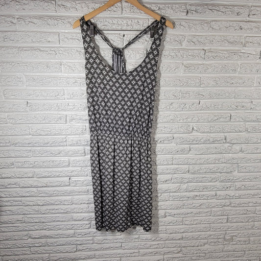 Old Navy Women's XL Black White Geometric Slip Dress Sleeveless Knee Length