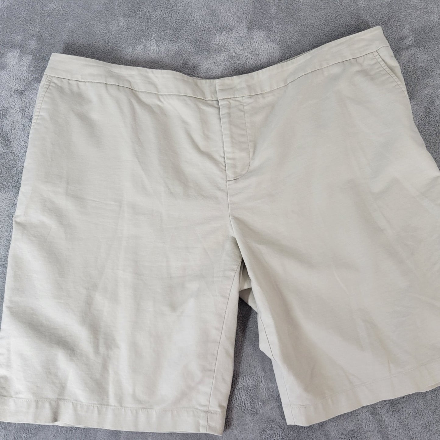 Coldwater Creek Womens Shorts Natural Fit Beige 20 Plus Lightweight Zip Fly