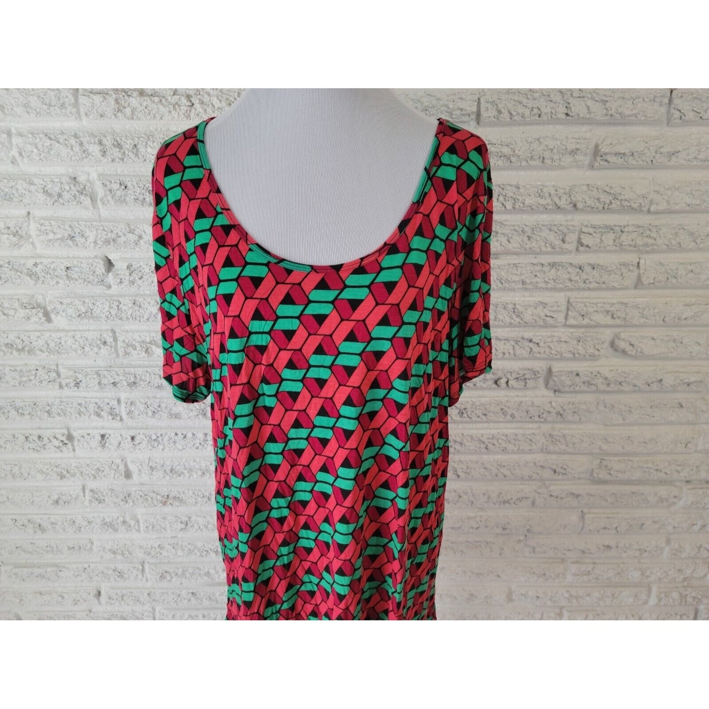 Lularoe Womens Top 3XL Plus Tee Short Sleeve Asymmetric Red Geometric Rayon
