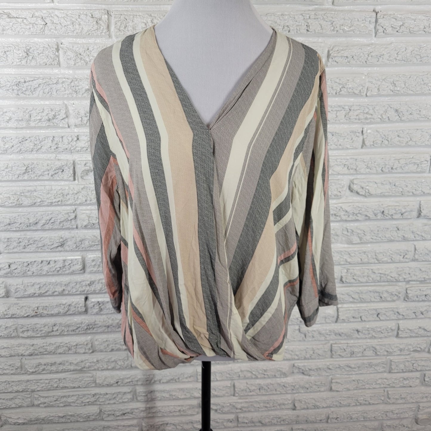 Cynthia Rowley Womens Top 2X Plus 3/4 Sleeve Gray Stripe Lightweight Asymmetric