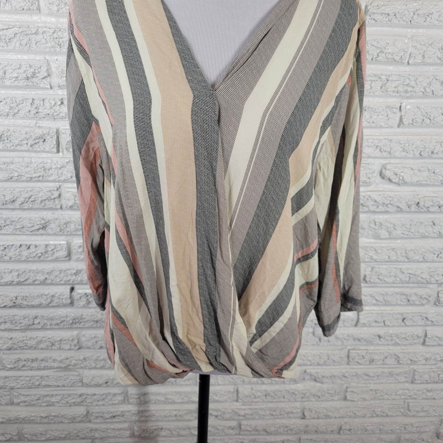 Cynthia Rowley Womens Top 2X Plus 3/4 Sleeve Gray Stripe Lightweight Asymmetric
