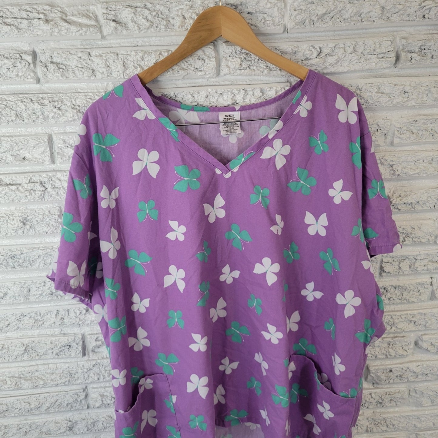 Unisex Scrub Top 3X Plus Short Sleeve Butterflies Lavender Pockets Medical Vet
