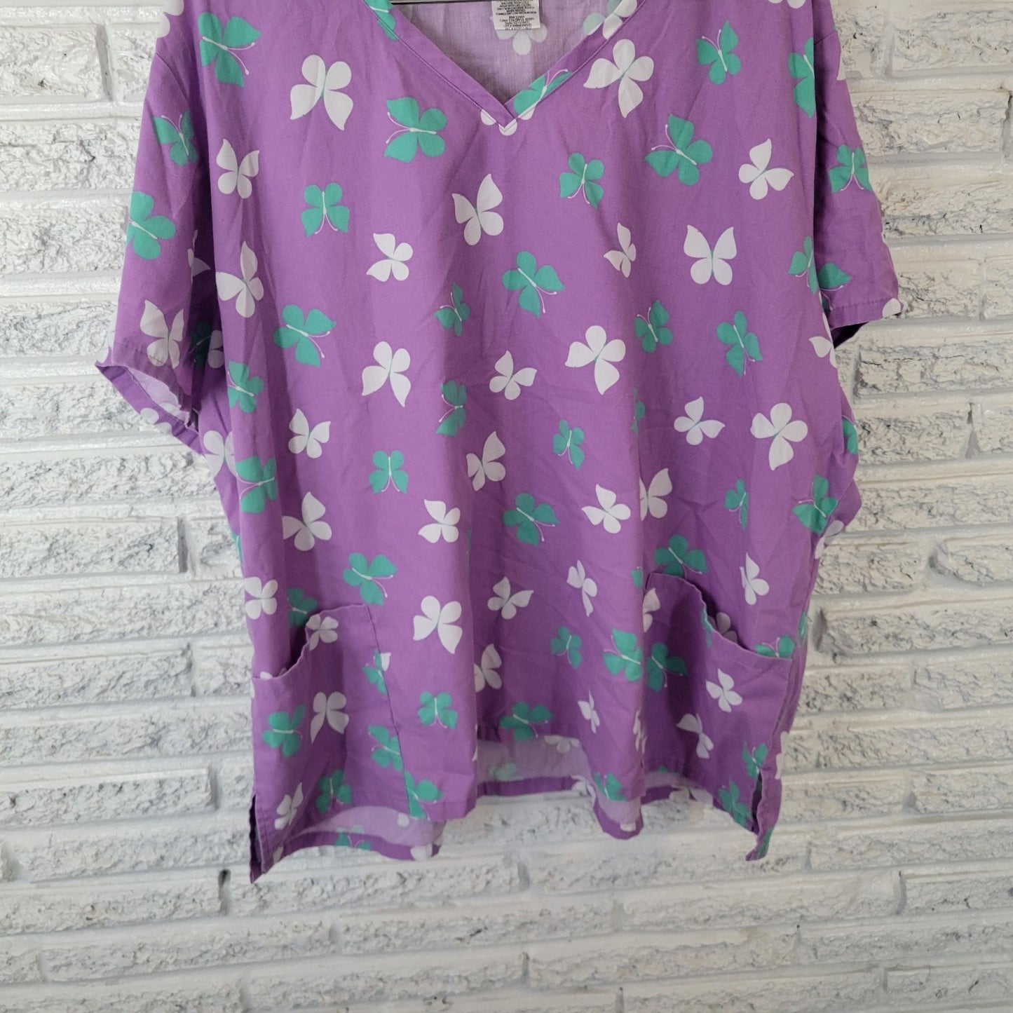 Unisex Scrub Top 3X Plus Short Sleeve Butterflies Lavender Pockets Medical Vet