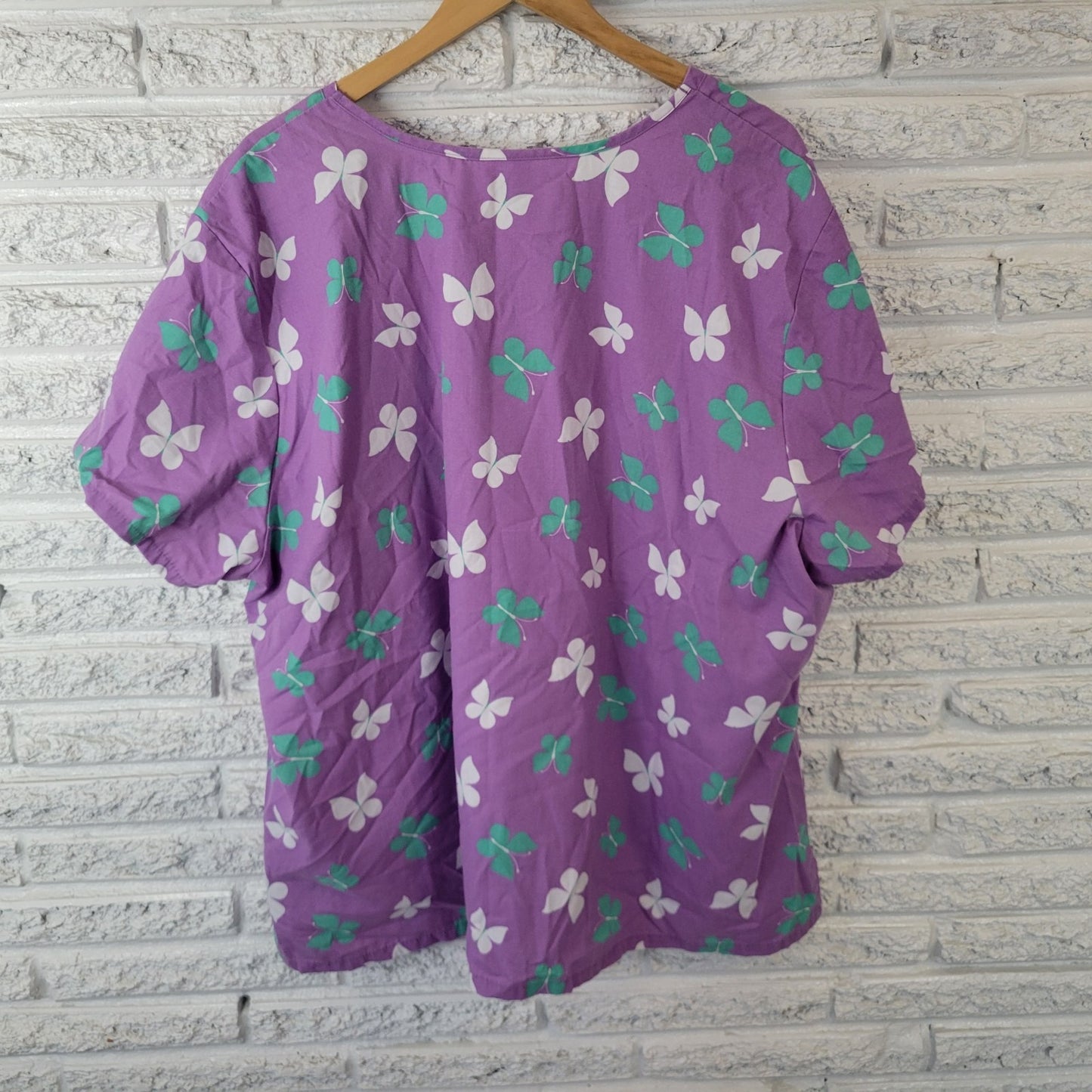 Unisex Scrub Top 3X Plus Short Sleeve Butterflies Lavender Pockets Medical Vet