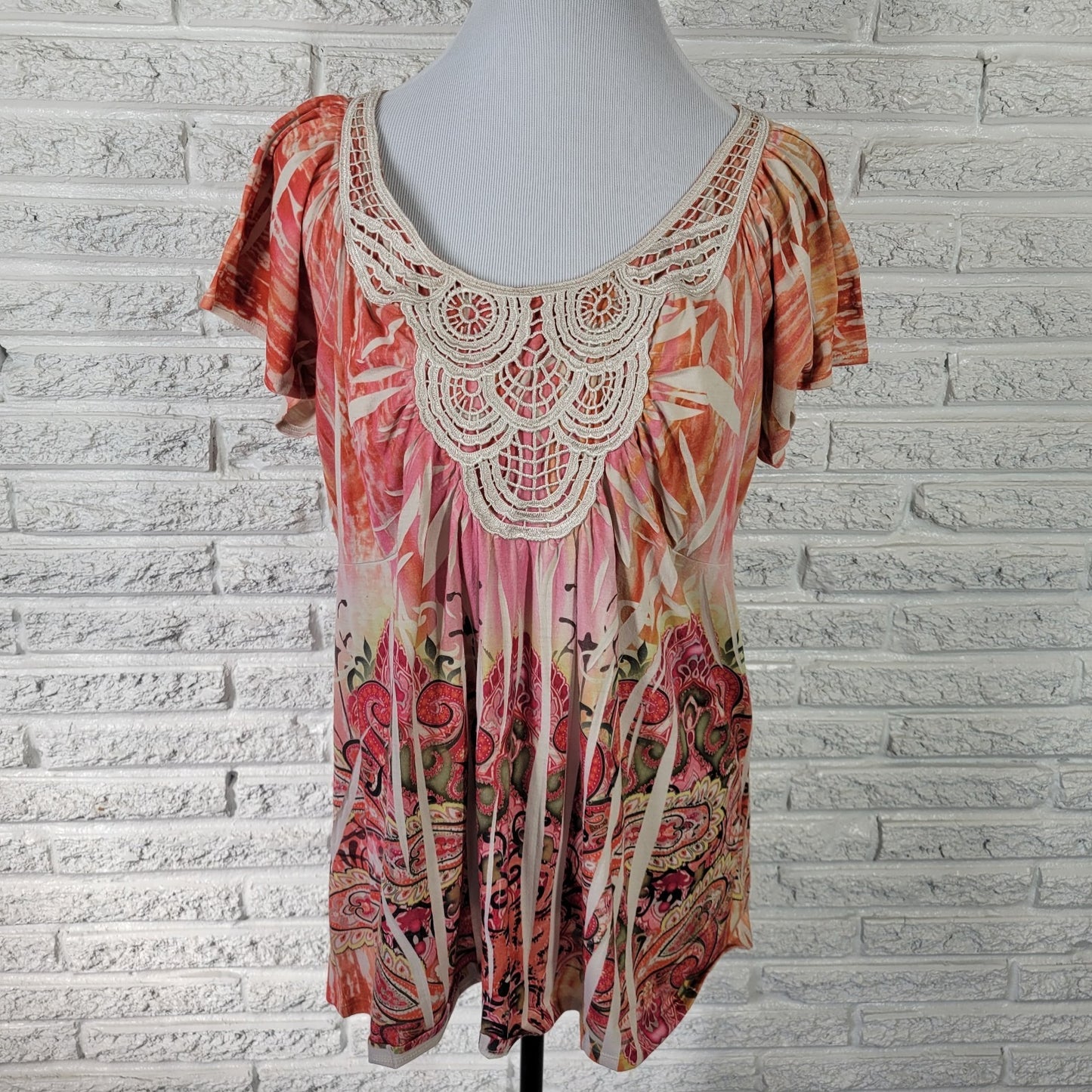 Energe Womens Top 1X Plus Short Sleeve Orange Paisley Crochet Trim Laser Cut