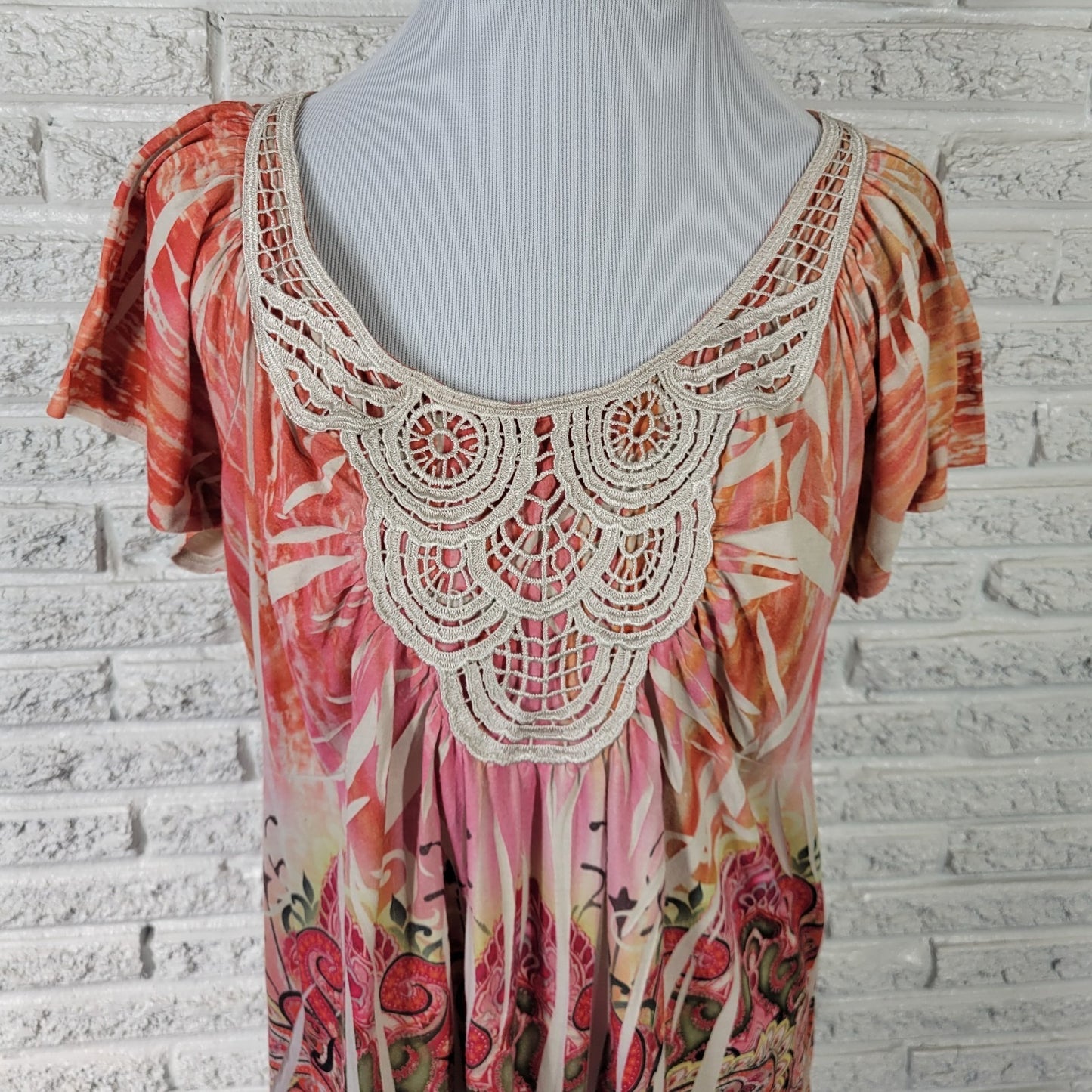 Energe Womens Top 1X Plus Short Sleeve Orange Paisley Crochet Trim Laser Cut