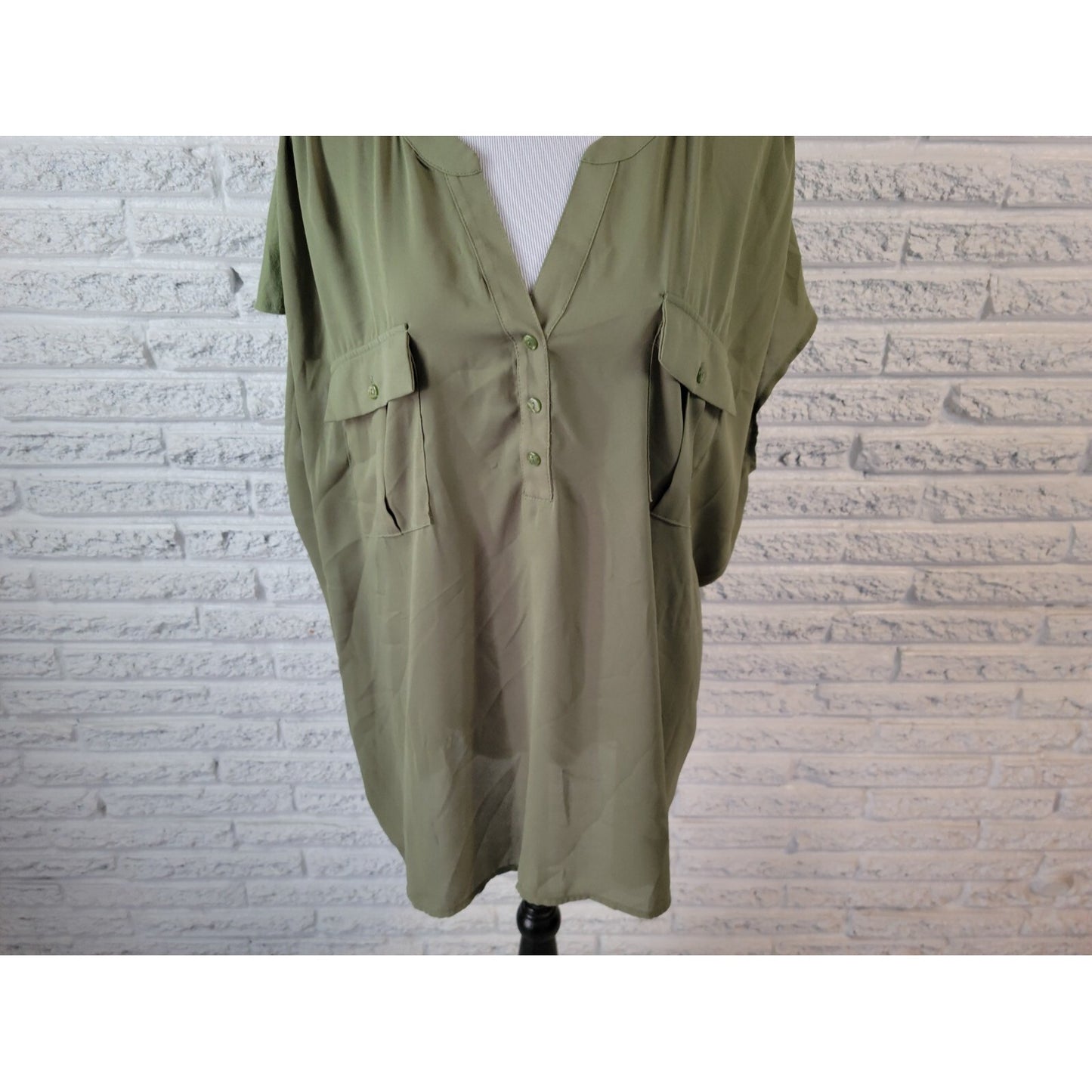 Terra Sky Women Top 3X Plus Sleeveless Quarter Button Semi Sheer Polyester Green