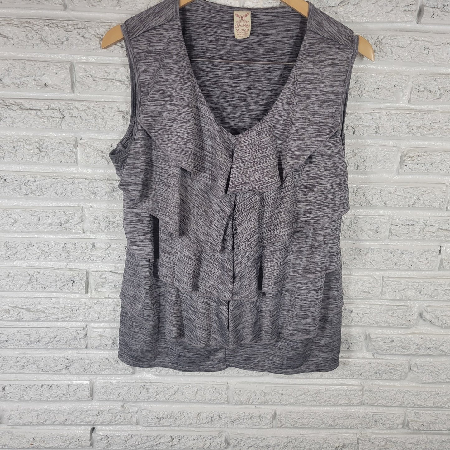 Faded Glory Womens Top XL 16 18 Sleeveless Gray Heather Tiered Poly Blend Ruffle