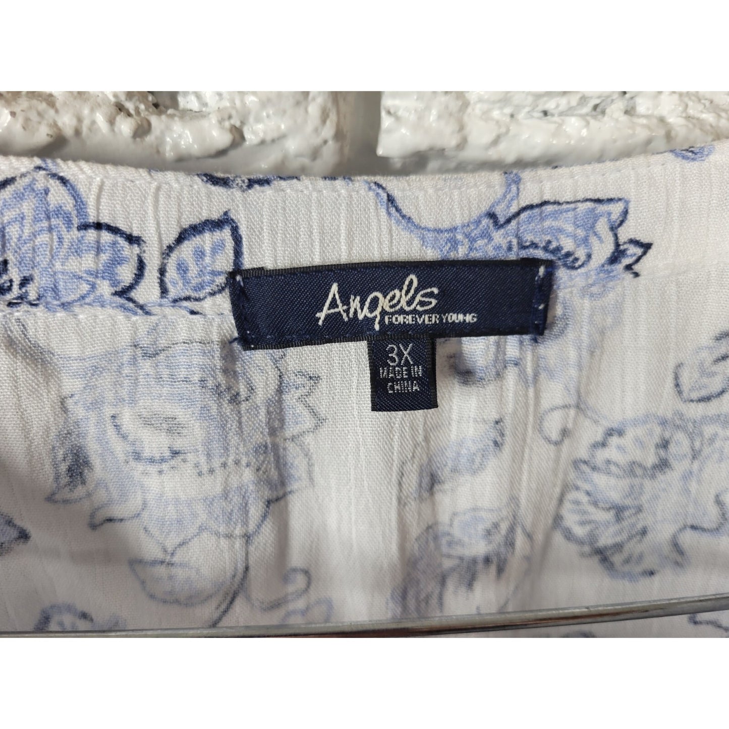 Angels Forever Young Women Top 3X Plus Long Sleeve Blue Floral Rayon Lightweight