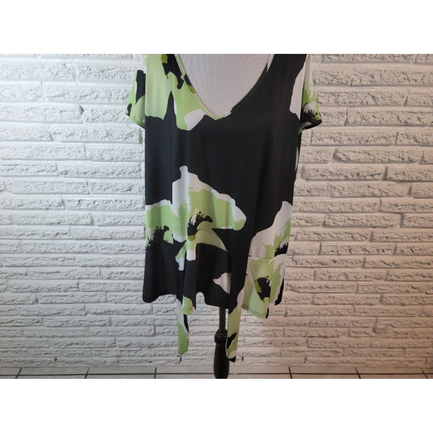 Lily Firmiana Womens Top 2XL Plus Sleeveless Green Abstract Tie Poly Blend