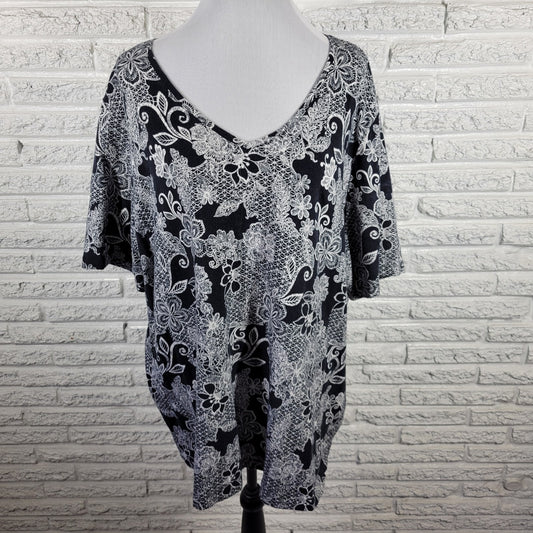 Catherines Womens Top 2X Plus Tee Tunic Black White Floral Cotton Blend Casual