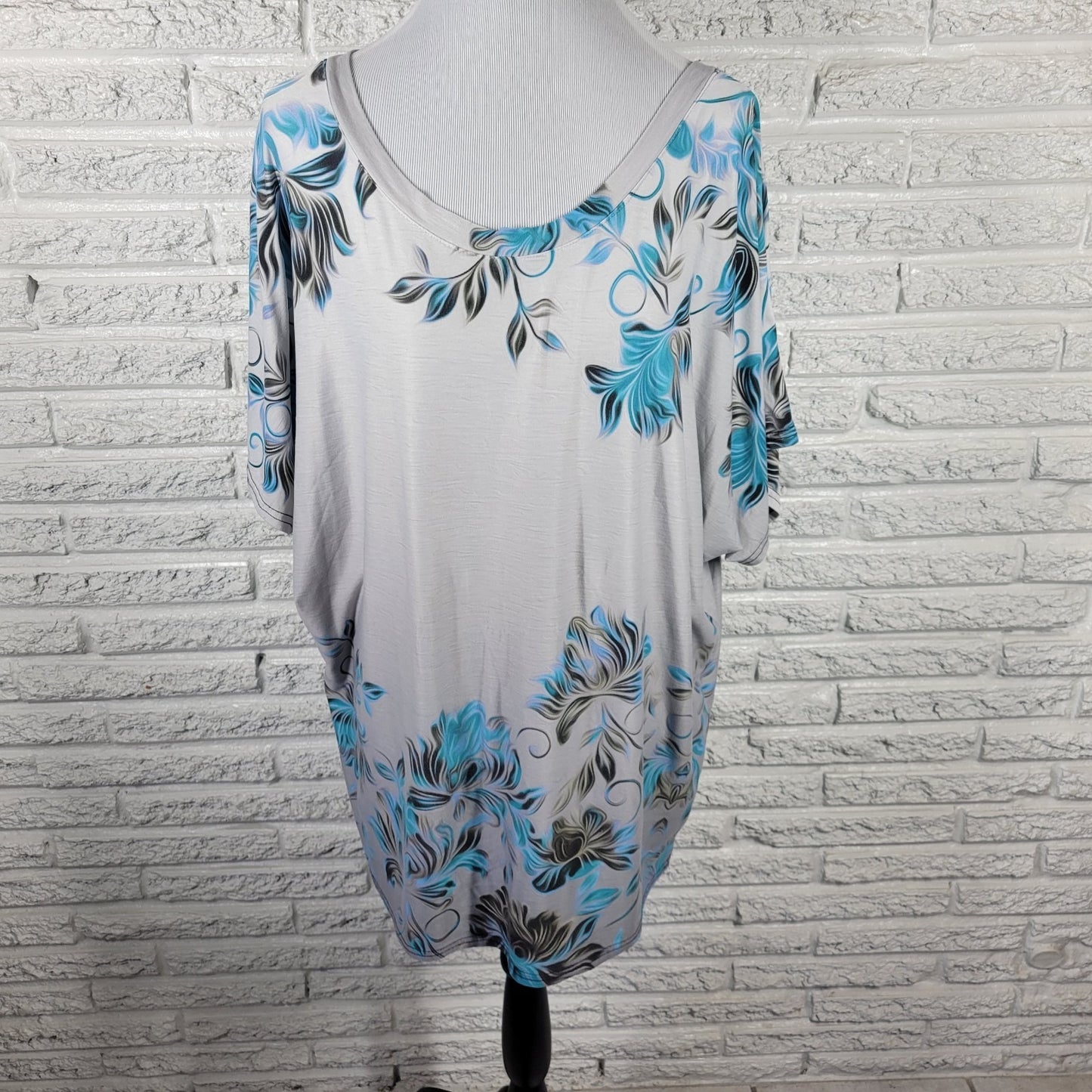 Simply Aster by Firmiana Women's Plus Size 1X Blue Floral Tunic Boat Neck Blouse