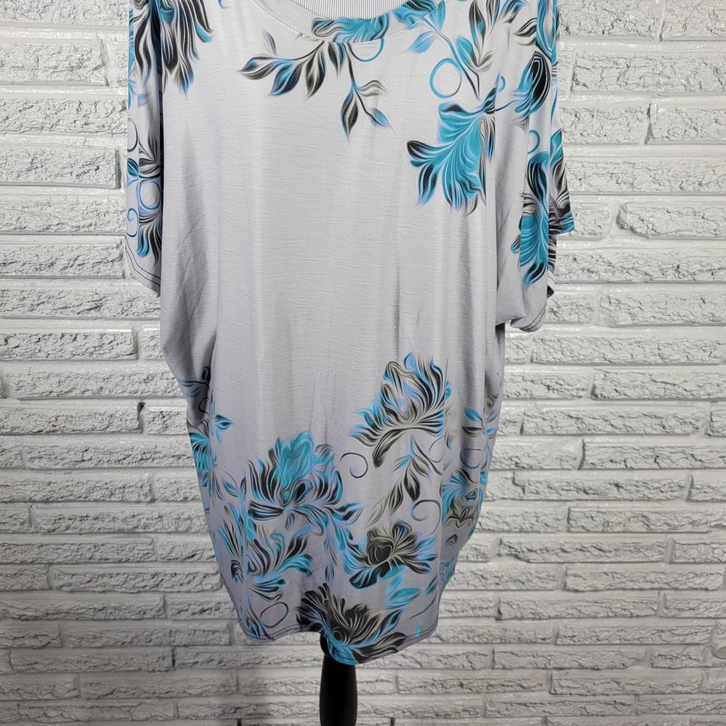 Simply Aster by Firmiana Women's Plus Size 1X Blue Floral Tunic Boat Neck Blouse