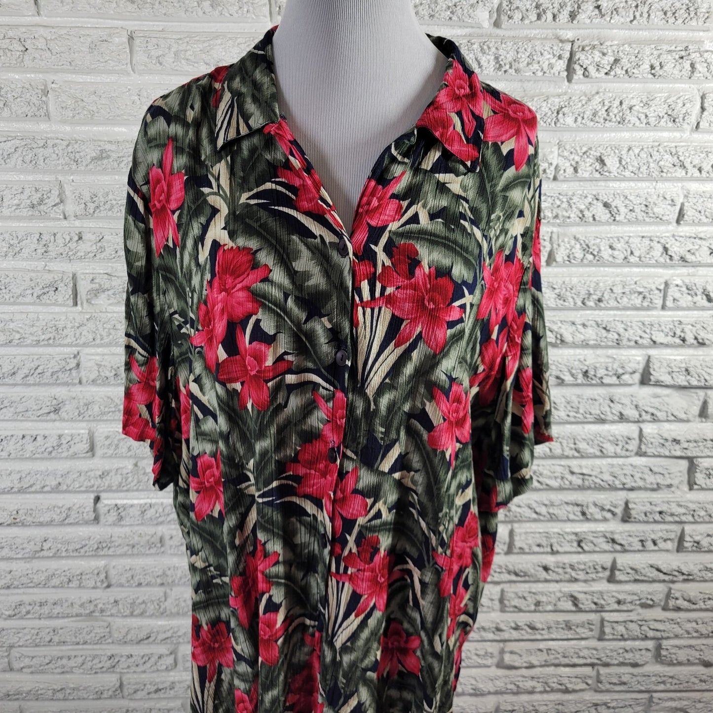 Dress Barn Womens Top 22 24 Plus Short Sleeve Button Up Red Green Floral Rayon