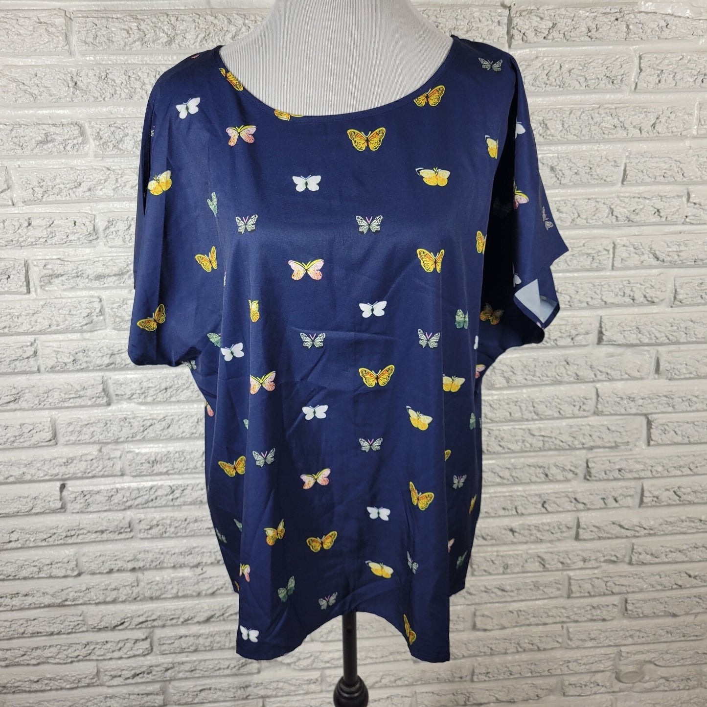 Emery Rose Womens Top 1XL Short Sleeve Blue Butterflies Lightweight Poly Blend