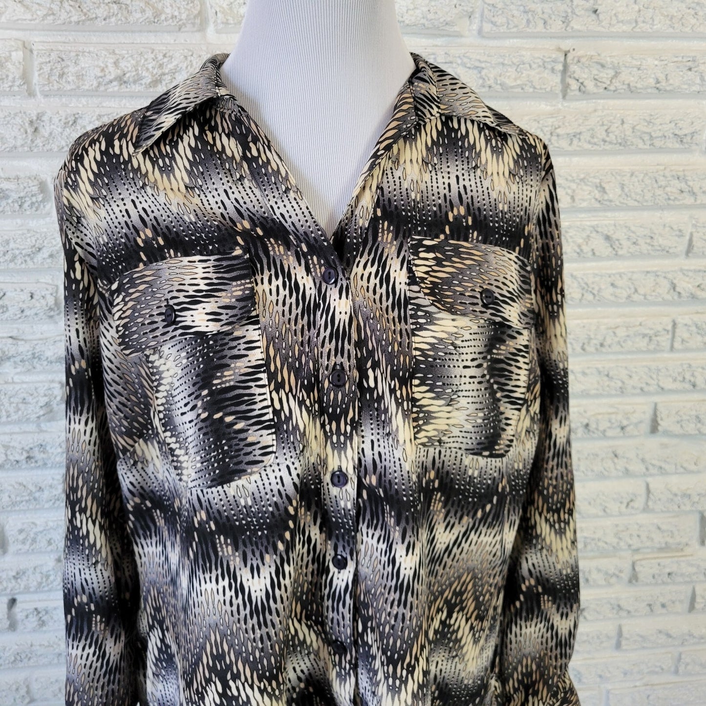 Kim Rogers Top 1X Plus Size Black Tan Geometric Long Roll Tab Sleeve Button Up