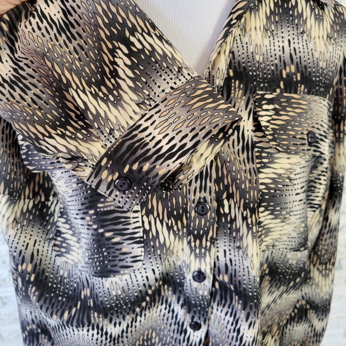 Kim Rogers Top 1X Plus Size Black Tan Geometric Long Roll Tab Sleeve Button Up