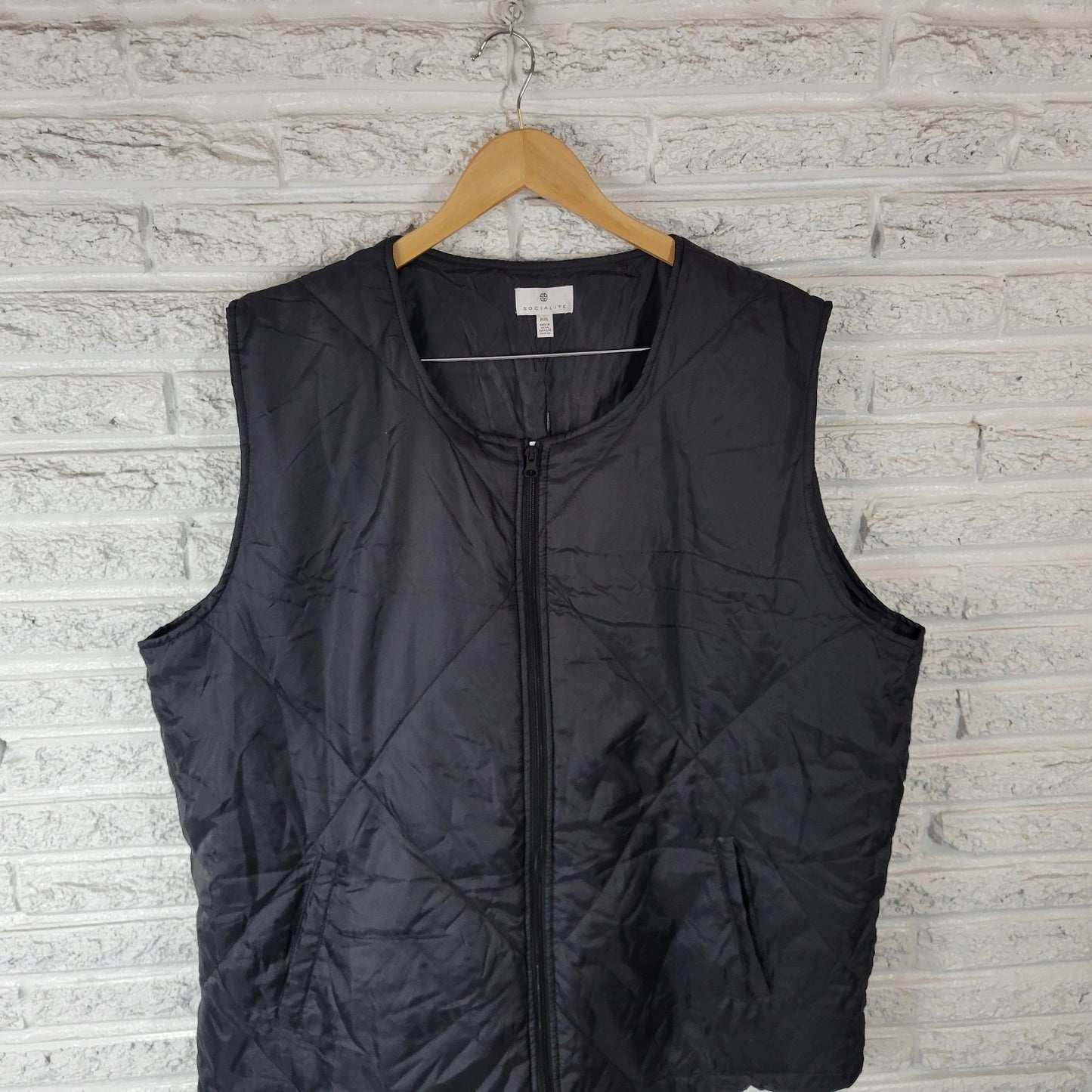 Socialite Womens Top Plus 1X 2X Plus Vest Puffer Black Full Zip Pockets Outdoor