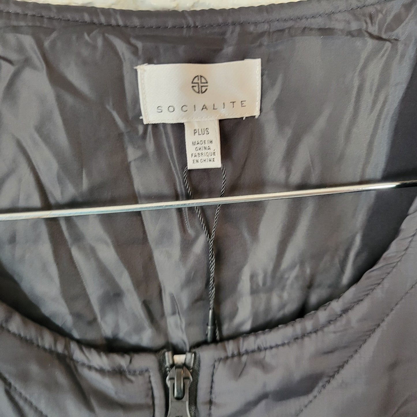 Socialite Womens Top Plus 1X 2X Plus Vest Puffer Black Full Zip Pockets Outdoor