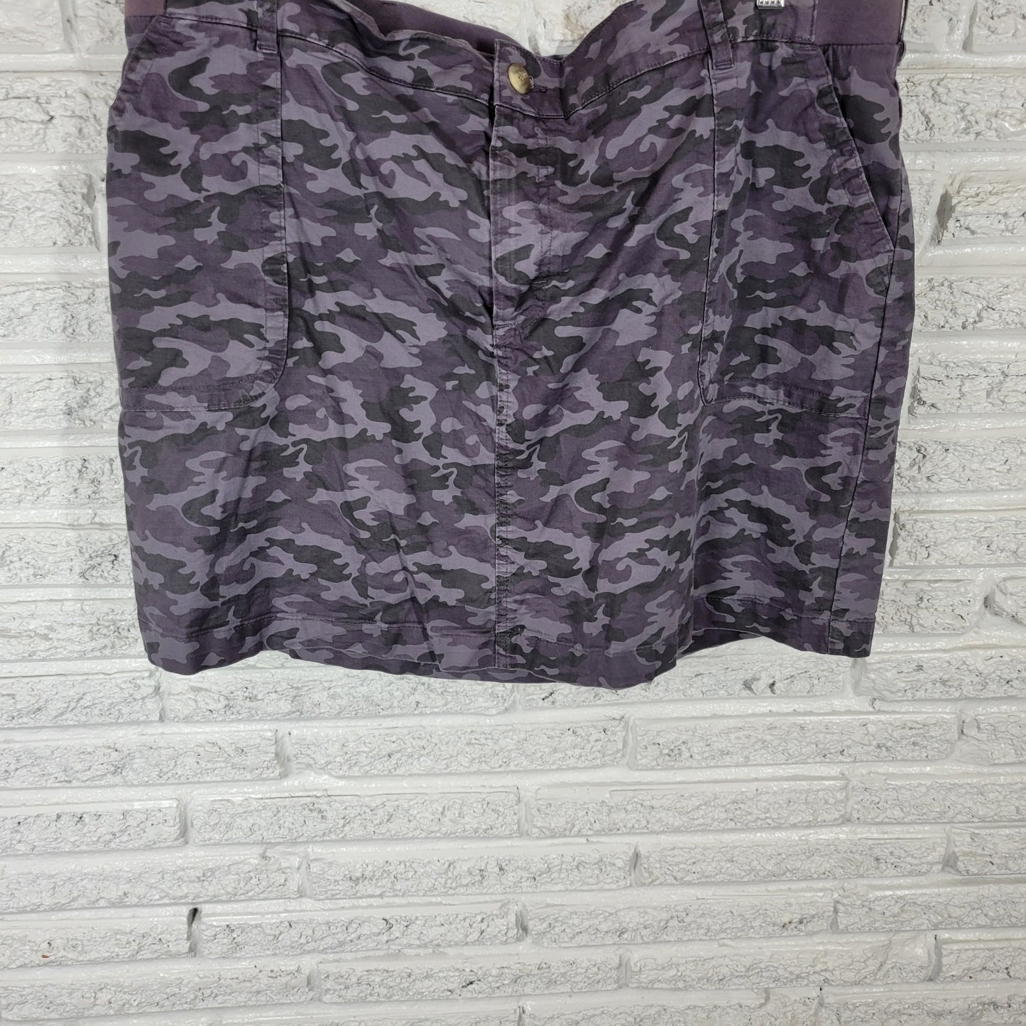 Lee Womens Skort 22 Mid Rise Zip Fly Gray Camouflage Lightweight Cotton Blend