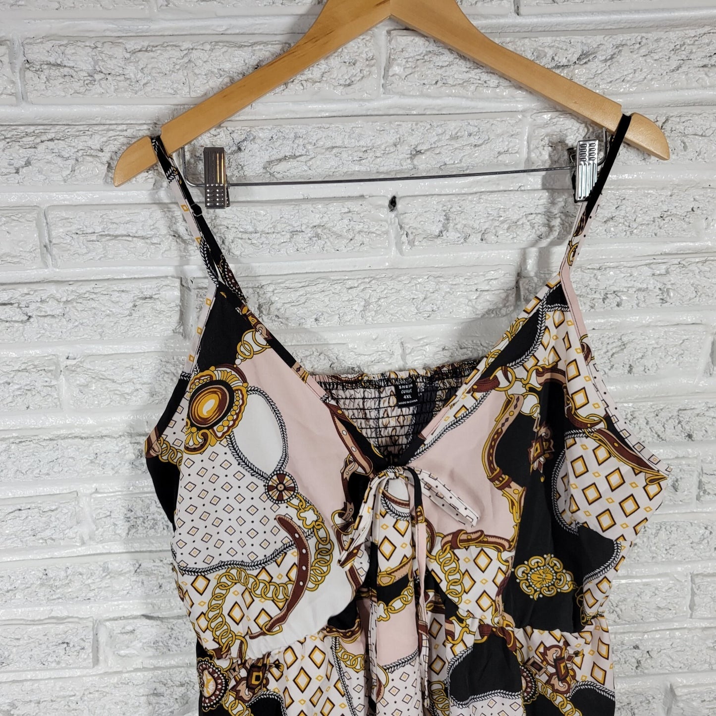 Shein Curve 4XL Plus Size Camisole V-Neck Swing Top Black Gold Geometric