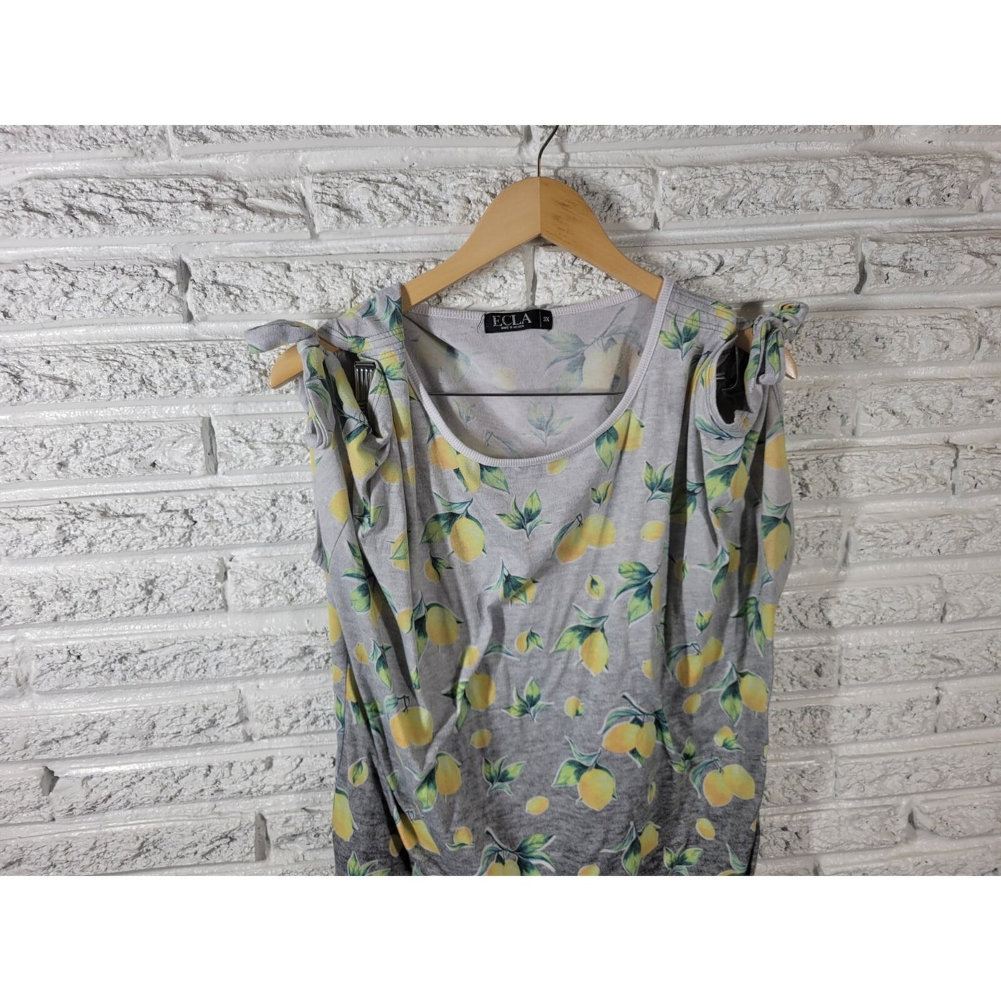 Ecla Womens Top 3X Plus Tee Cold Shoulder Yellow Lemons Stretchy Rayon Blend