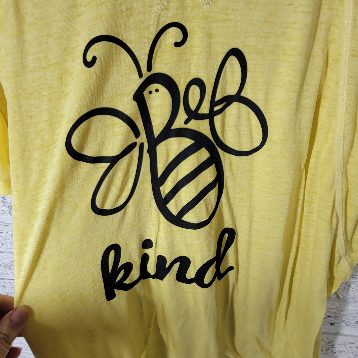 Cato Est 1946 Womens Top 18W 20W Lightweight Back Keyhole Yellow Bumble Bee Kind