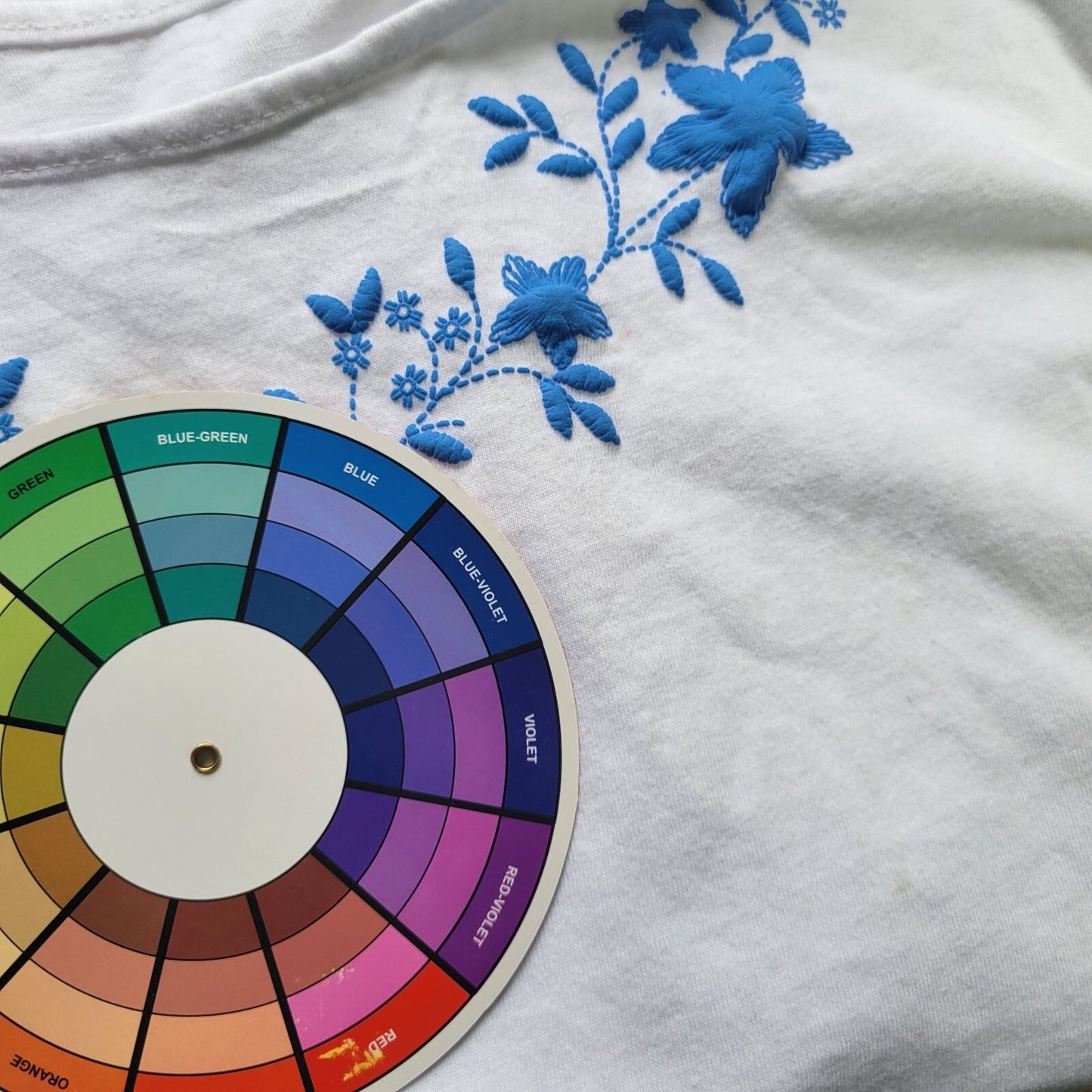 CW Classics Womens Top 2X Plus Tank White Blue Floral Lightweight Embroidered