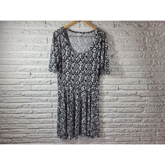 Lularoe Womens Dress 2XL Plus Fit Flare Short Sleeve Black Geometric Poly Blend