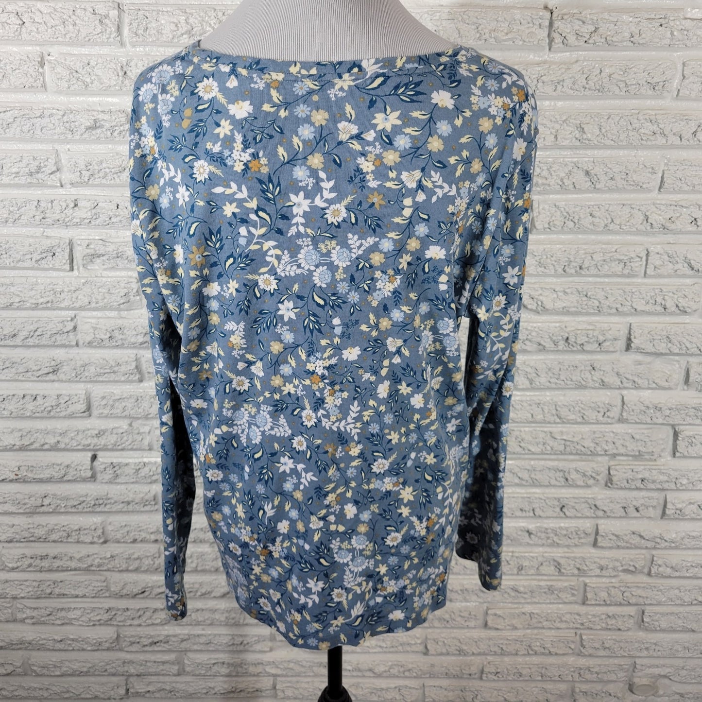 Croft Barrow Womens Top XL Tee Classic Long Sleeve Blue Floral Cotton Comfy