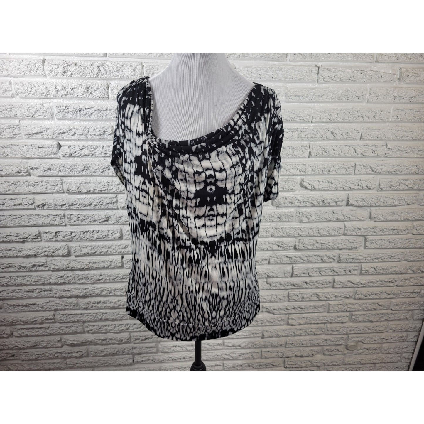 New York & Co Women's XL Black Sleeveless Blouse Draped Round Neck WAT4E