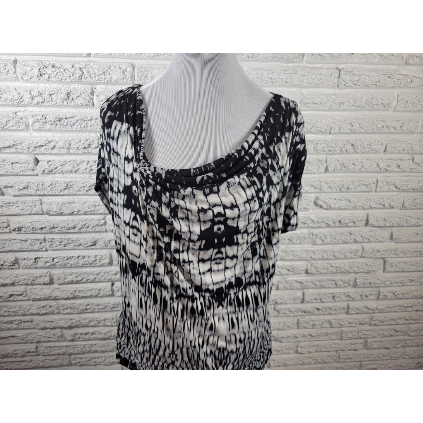 New York & Co Women's XL Black Sleeveless Blouse Draped Round Neck WAT4E