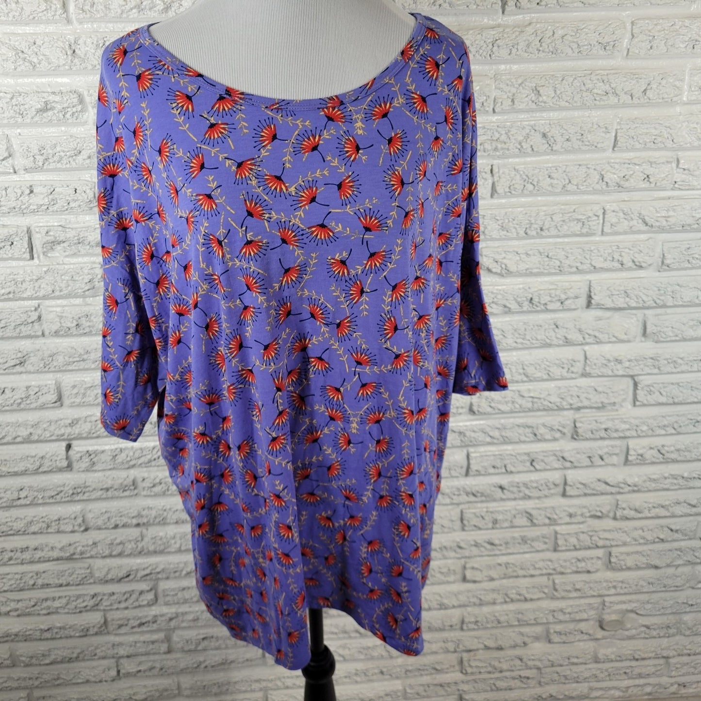 LuLaRoe 2XL Tee Tunic Top Purple Red Floral Asymmetric Crew Neck FLO324E