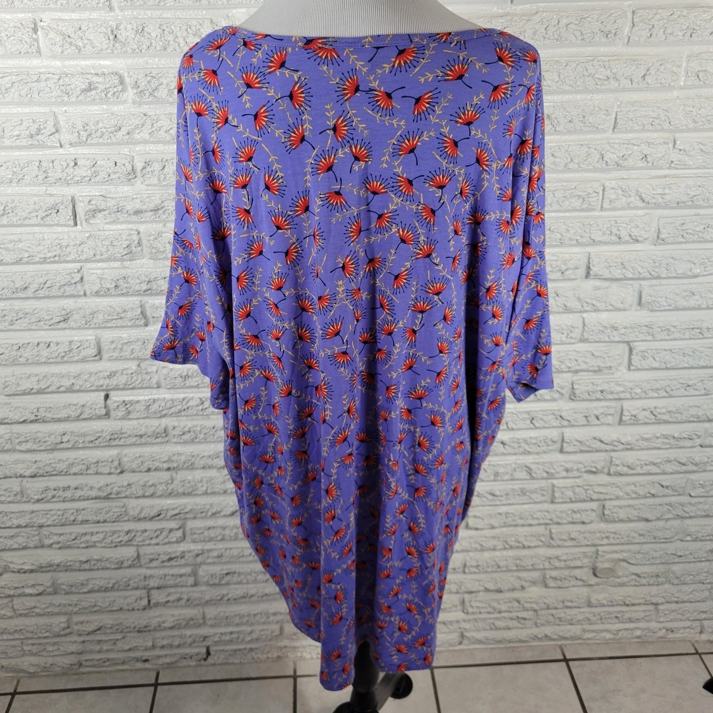 LuLaRoe 2XL Tee Tunic Top Purple Red Floral Asymmetric Crew Neck FLO324E