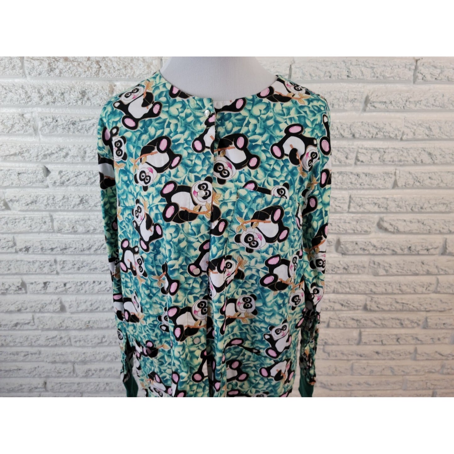 Trend Panda Bear Scrub Top Extra Large XL Long Sleeve Snap Up Poly Blend Blue