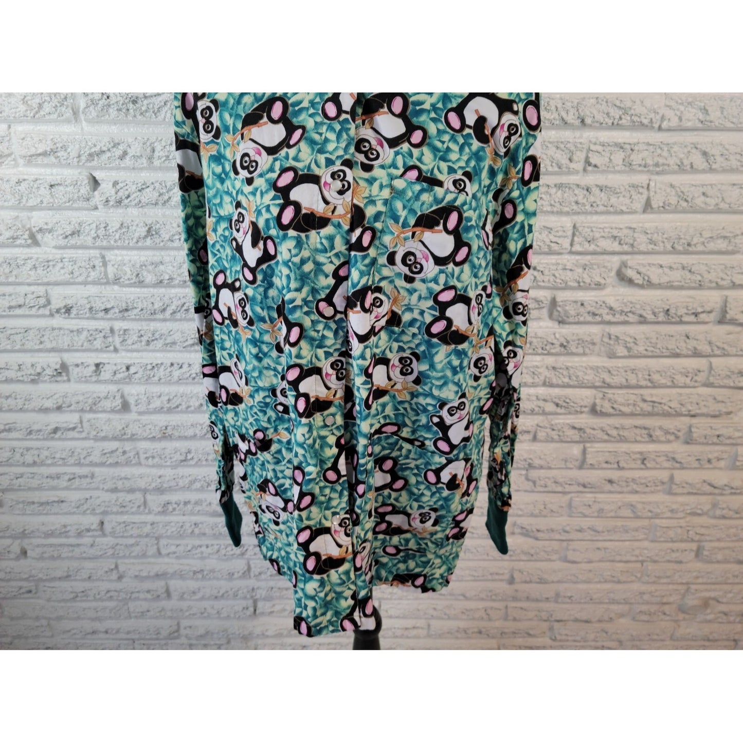 Trend Panda Bear Scrub Top Extra Large XL Long Sleeve Snap Up Poly Blend Blue