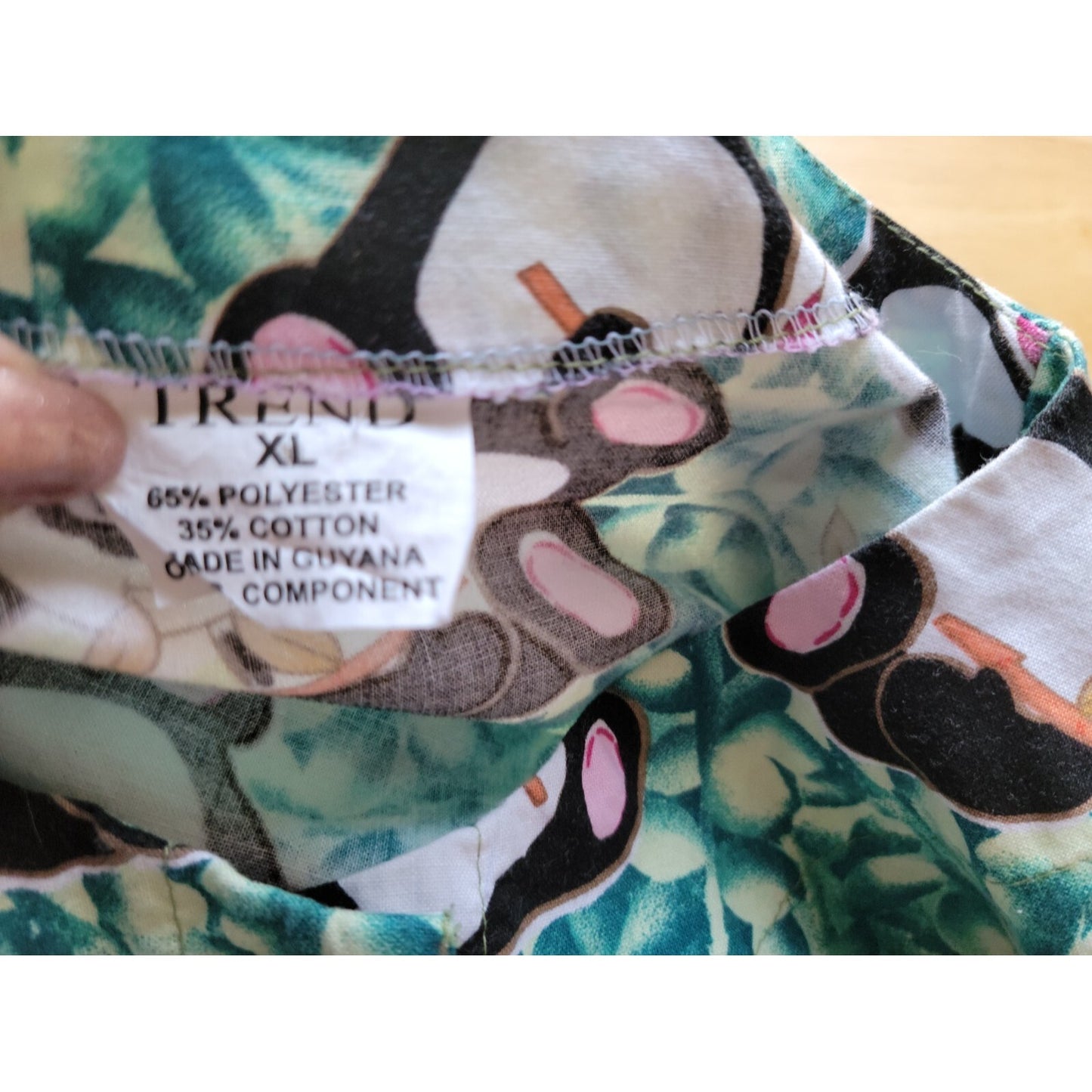 Trend Panda Bear Scrub Top Extra Large XL Long Sleeve Snap Up Poly Blend Blue