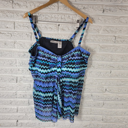 Croft & Barrow Plus Women's Swim Top 26W Blue Geometric Built-in Bra Adjustable
