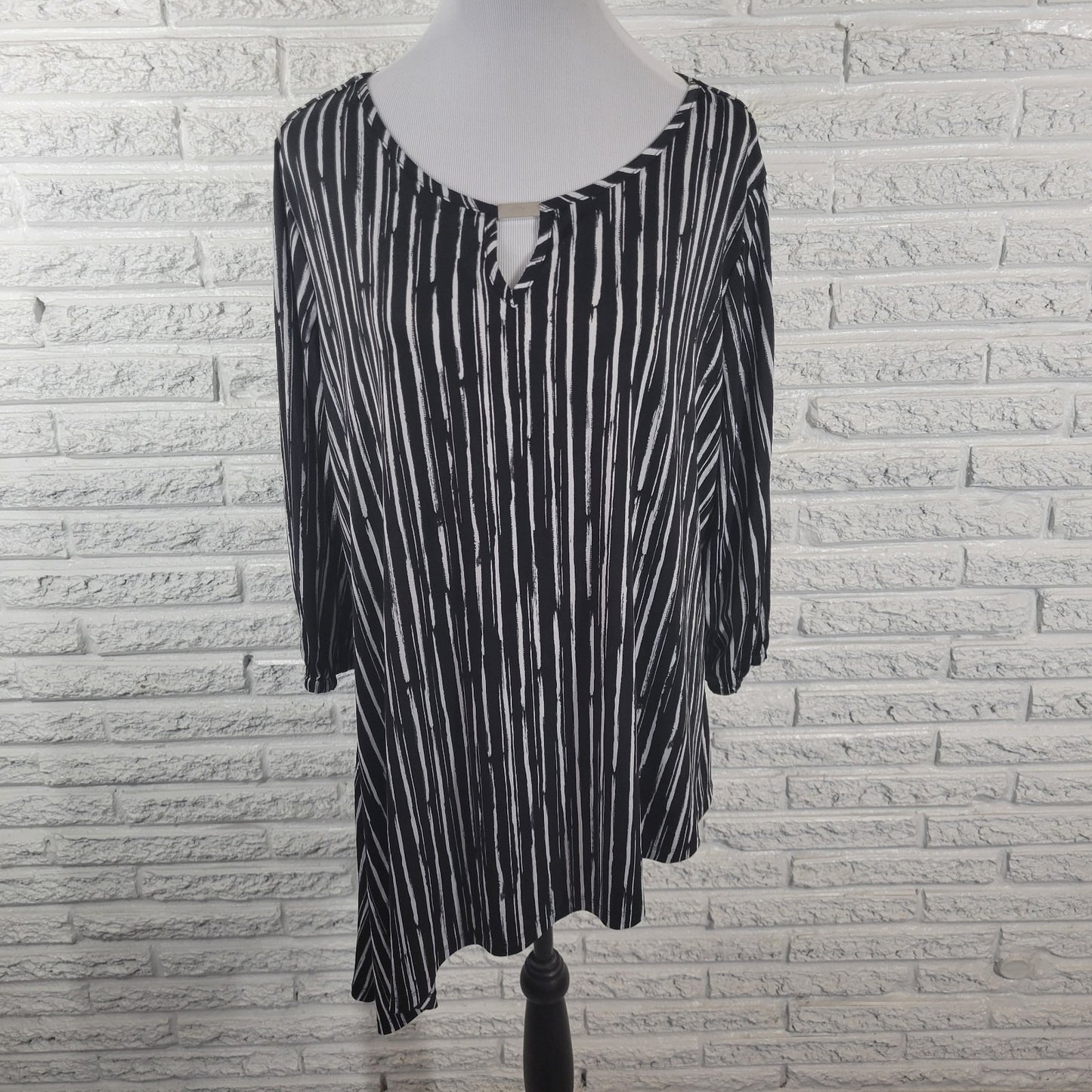 New Directions Womens Top Extra Large Black Stripe Diagonal Asymmetric Keyhole