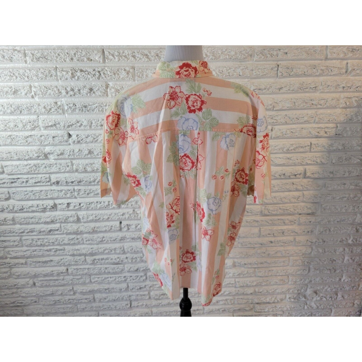 SK Wear Womens Shirt 2X Plus Short Sleeve Button Up Pink Floral Cotton Casual