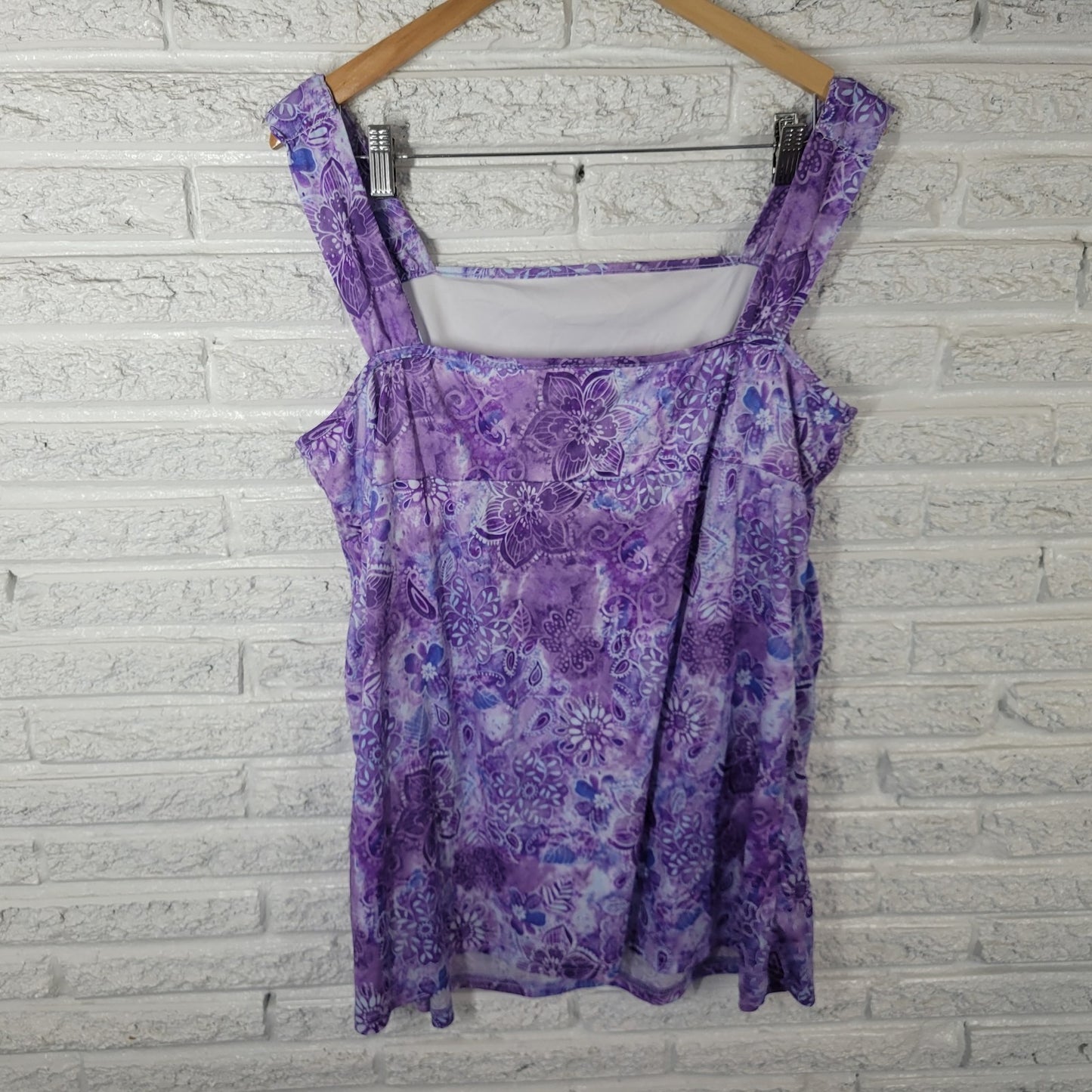 CW Classics Womens Top 2X Plus Swing Wide Strap Purple Floral Lightweight Casual